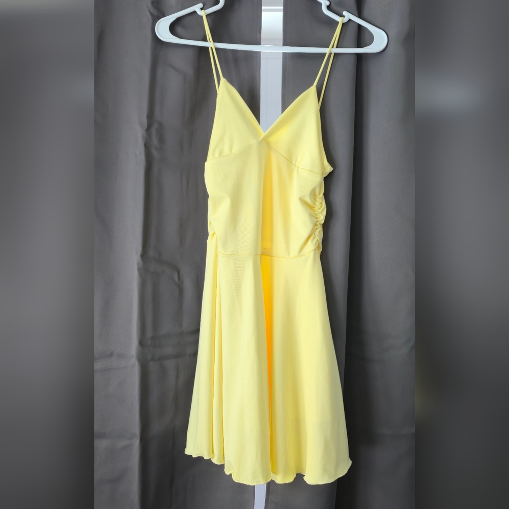 Elegant Yellow Sleeveless Dress